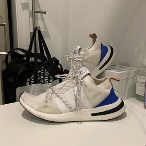 ADDIAS ARKYAN WHITE REFLECTIVE LACES